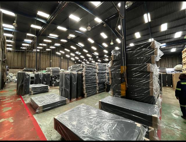 2,900M² WAREHOUSE TO LET IN KEW
